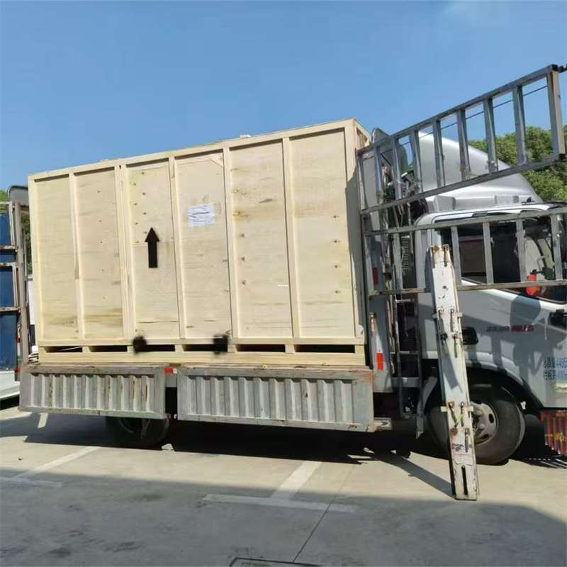鲅鱼圈区察雅县：物流专线的高效货运之旅